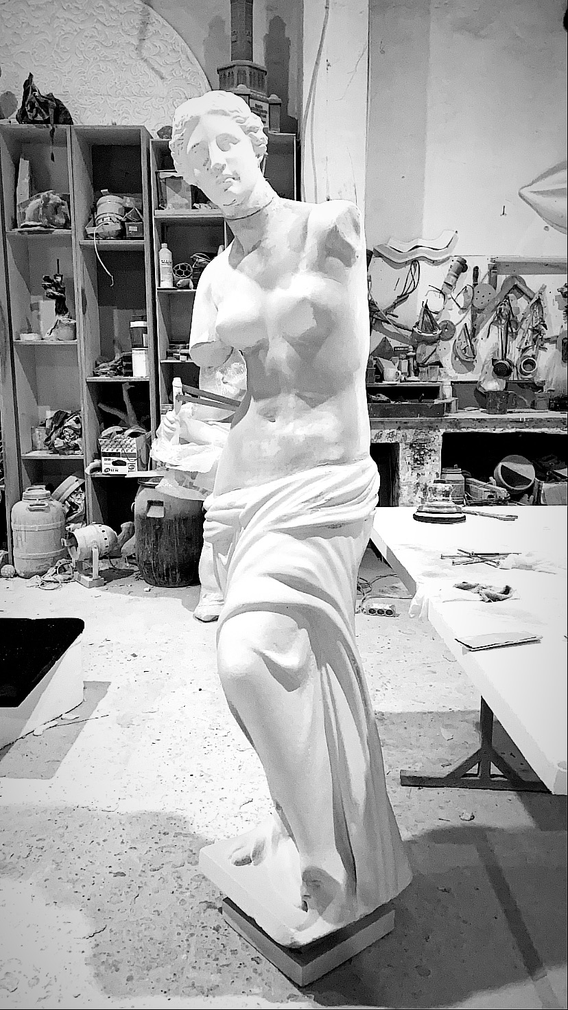 Kunstenaar Beeldhouwwerk Productie 2 1