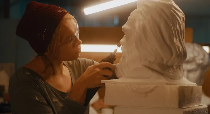 Waarom Beeldhouwwerk Productie een Unieke Kunst is