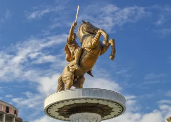 De Uitdagingen van Monumentale Beeldhouwwerk Productie